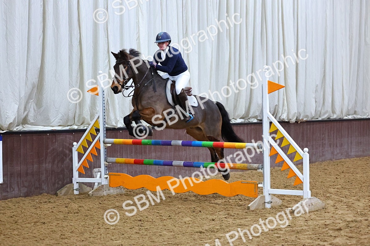 SBM_002599 - Class 6 - Holly & Ivy Stakes - 90cm