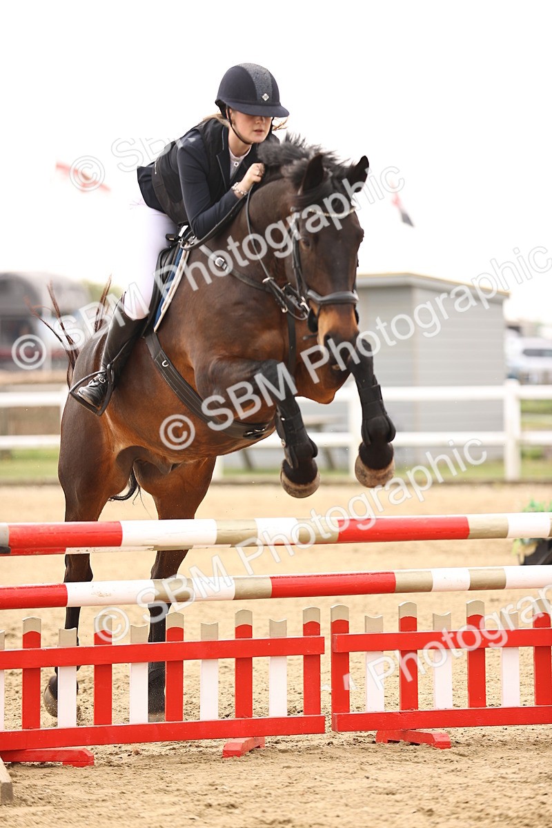  - Class 15 - Senior British novice - 90cm