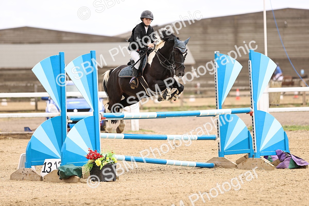 SBM_000348 - Class 4 - 1m showjumping