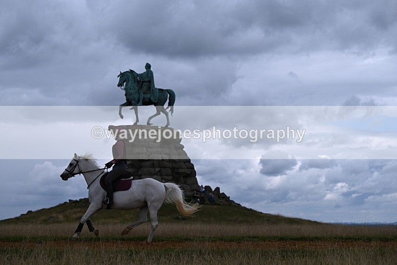DSC_7410 - Time at Statue 13:16 to 13:52