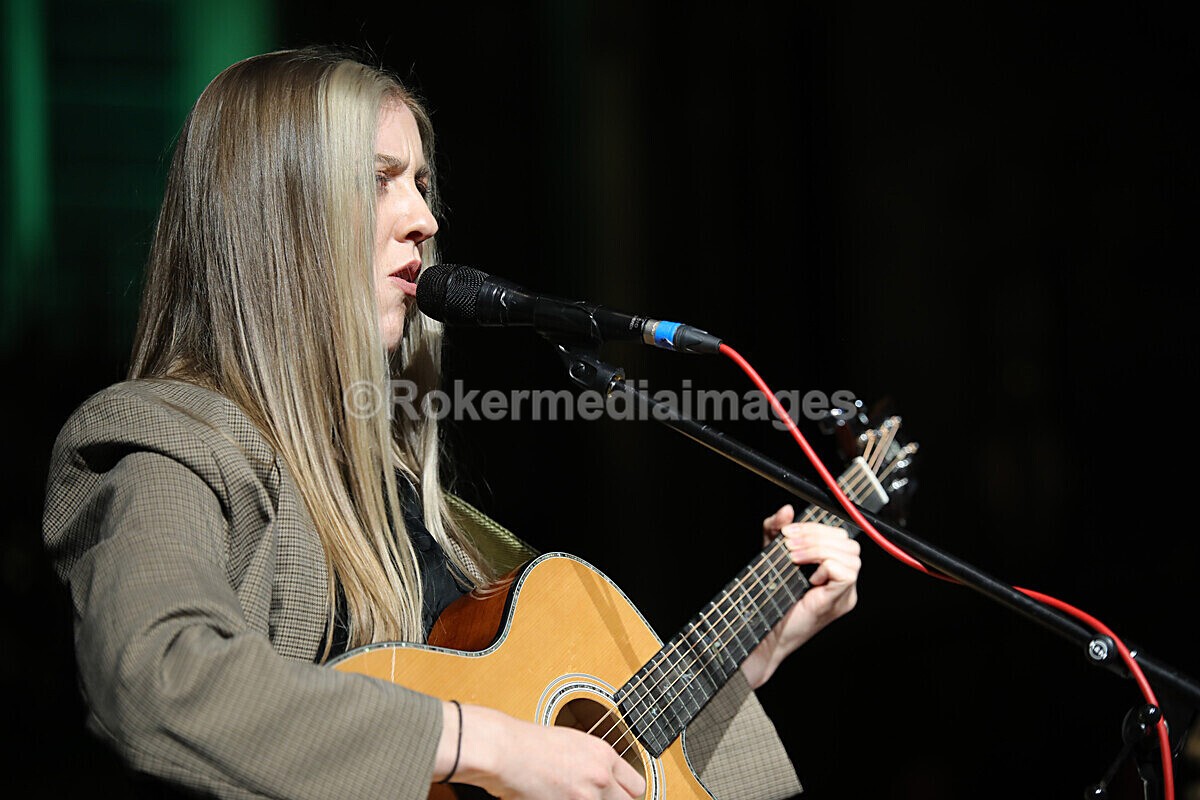 FOLK N BLUES-686 - FOLK and BLUES SEPT 2022