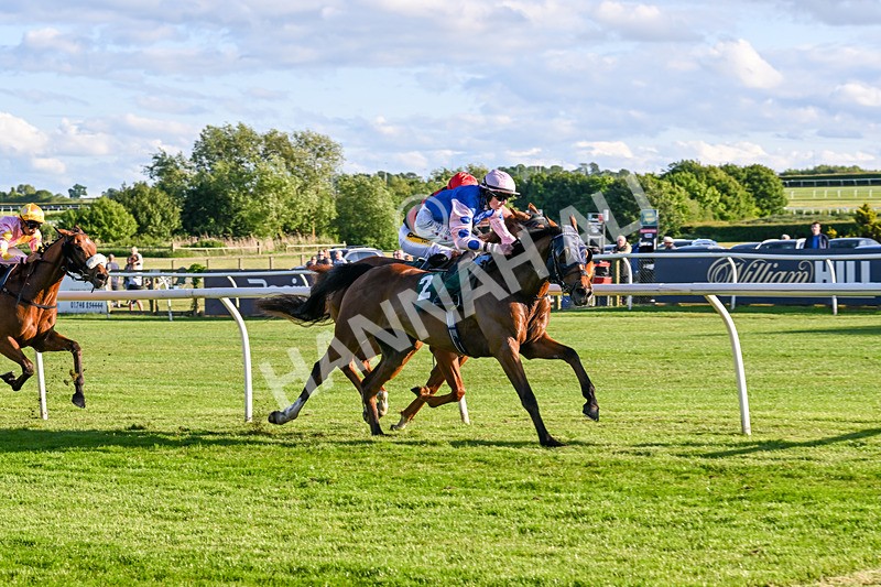 300525-Race 3-Star Legend-7457 - Race 3