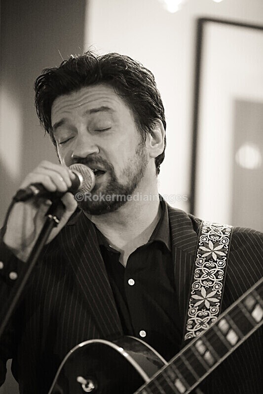 NKC-65 - Denny Illet and chums plays tribute to Nat King Cole