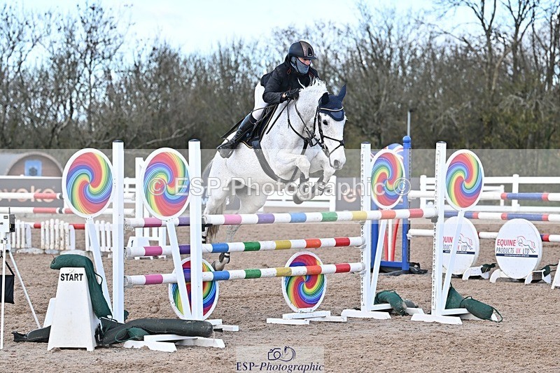 251119-134254-00498 - Cls 4 Newcomers and 1.10m Open