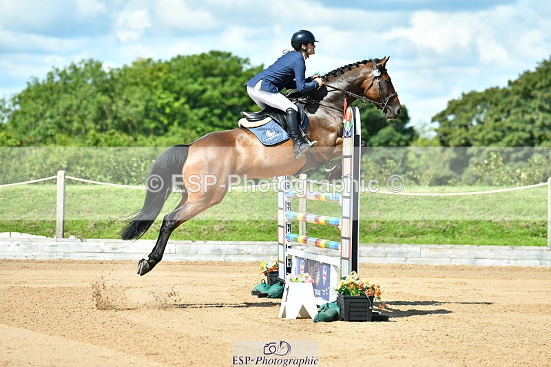 230720A-110221-02046 - Cls 5, 2 Star Medium 1.35m