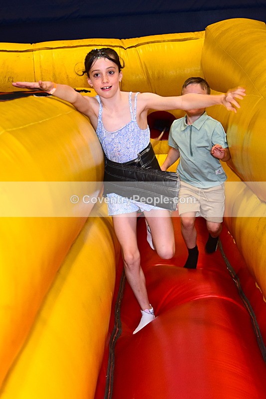CON-129 - Joey and Ella