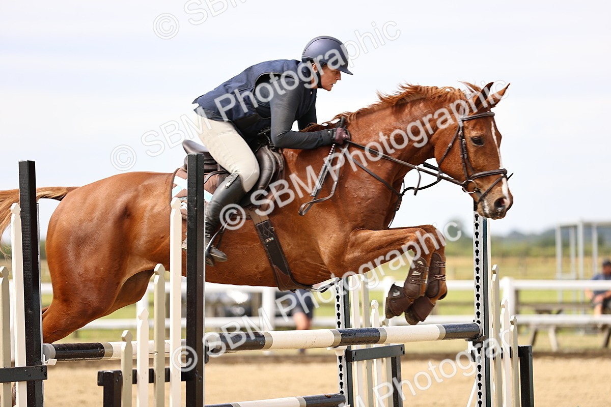 SBM_009594 - Class 8 - Senior Newcomers - 1.10  Open