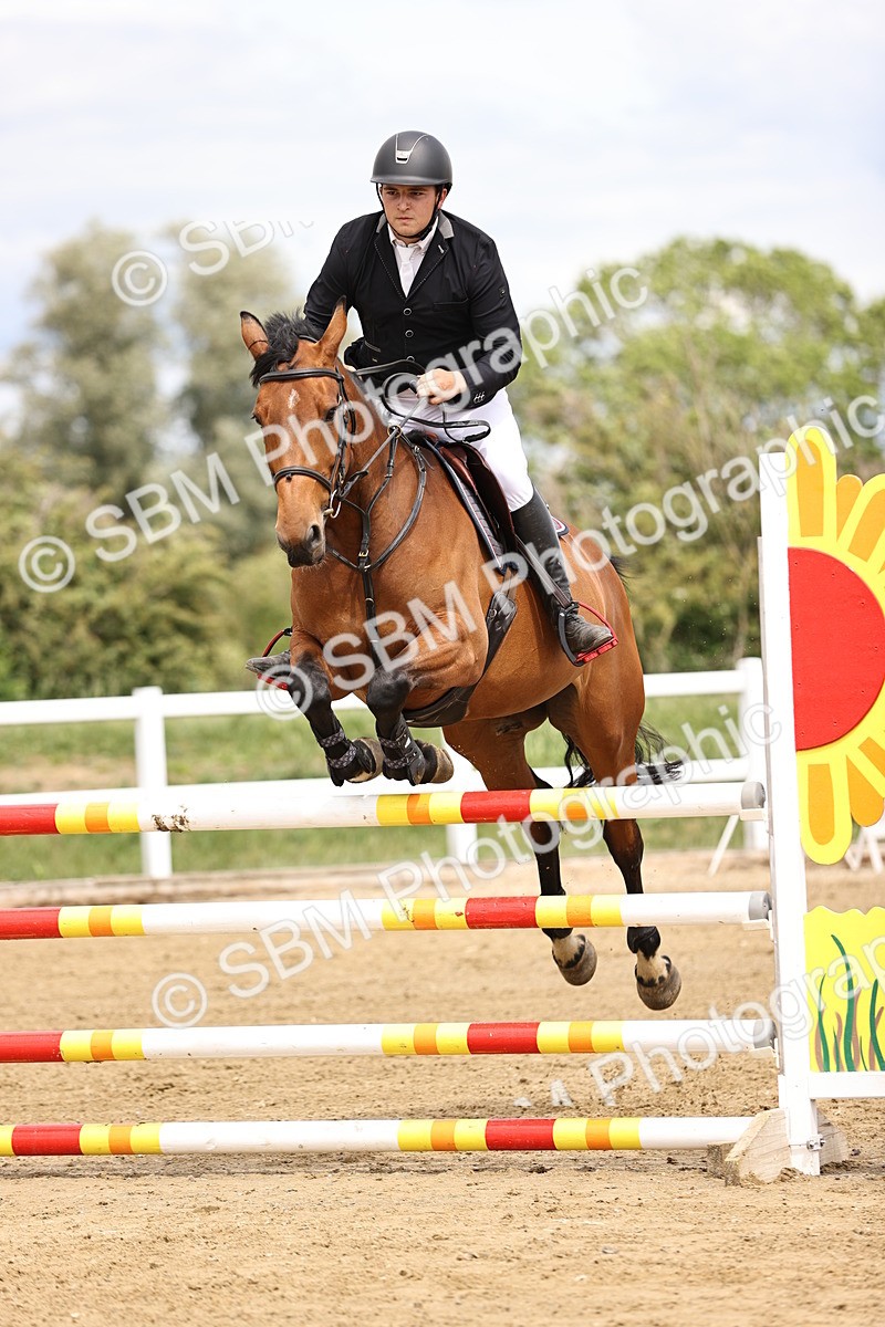 SBM_003133 - Class 11 - Senior Newcomers - 1.10m