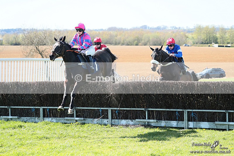PtP 060426 320 - Paxford Races North Cotswold Easter Mon 06/04/26