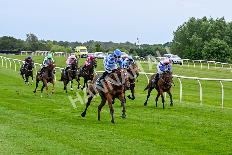 220626-Race 1-Minzelle-8380 - Race 1 14.30pm British EBF Maiden Fillies' Stakes