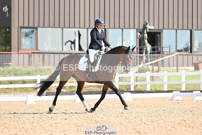 250816-105111-03470 - 047-Hannah.RogersWoodendfarm.Viva