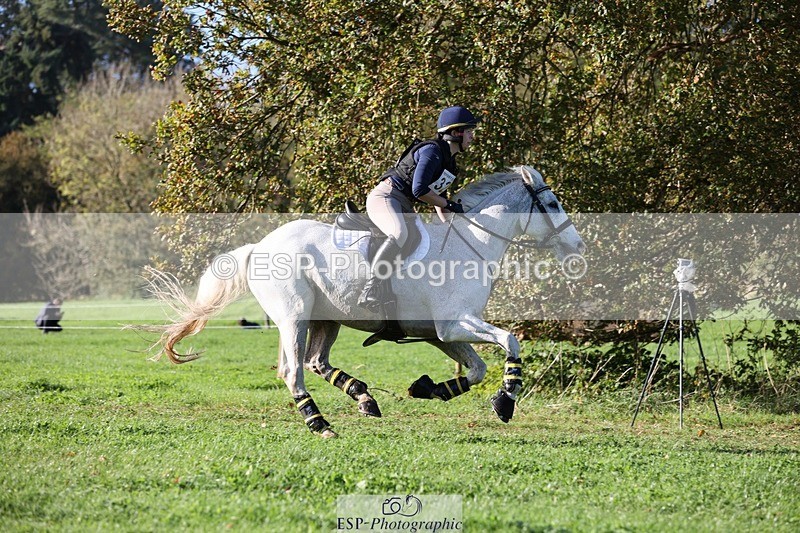 241026-101744-11461 - 321-Hannah.Underhill-DONBEG.GREY