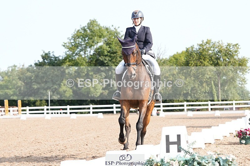 250815-092122-00074 - 001-Charlotte.JenkinsCuffesgrange.Ars.Royale