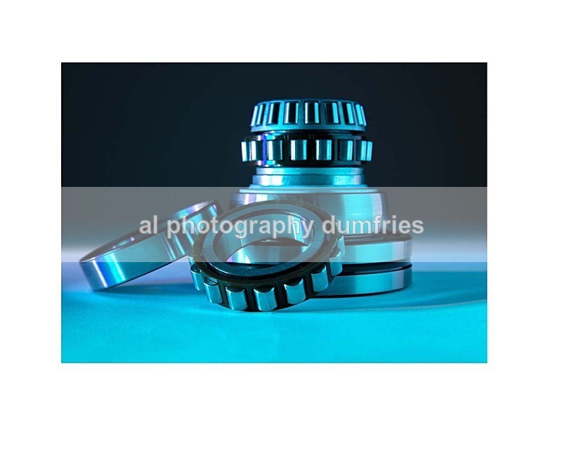 bearings in blue - Comercial photography