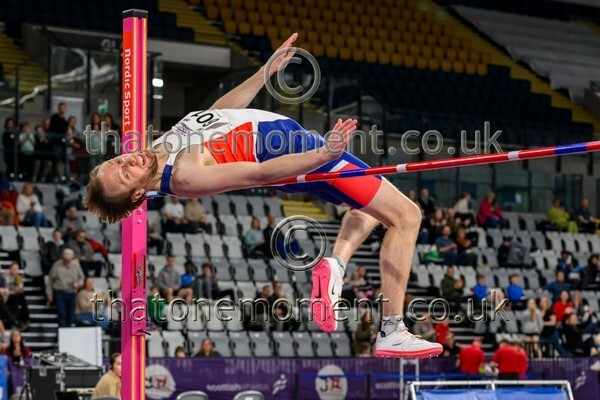 MastRelay26-918495 - Masters Set Three