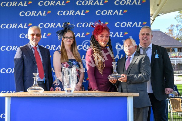 111025-Race 6-Berkshire Sundance-0701 - Race 6 Coral Racing Club Stayers Handicap at York