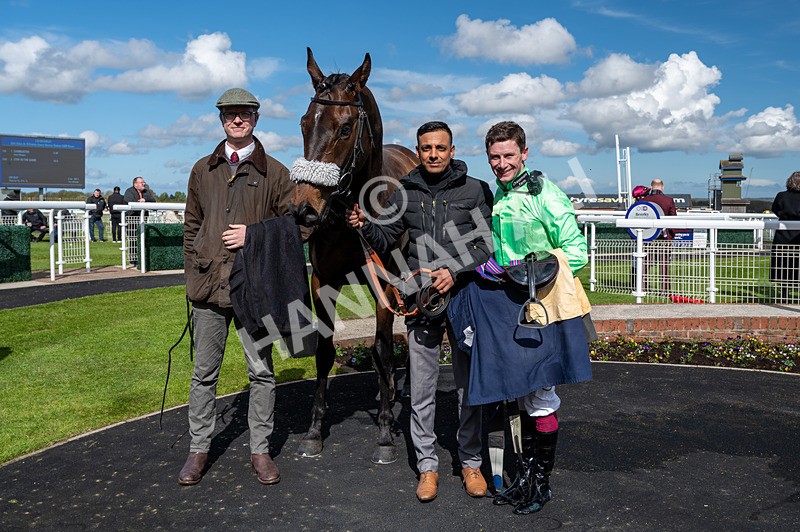 250424-Race 3-Dambuster-4034 - Race 3
