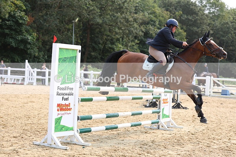 3E7A2562 - Class 8: Senior Newcomers/1.10m open