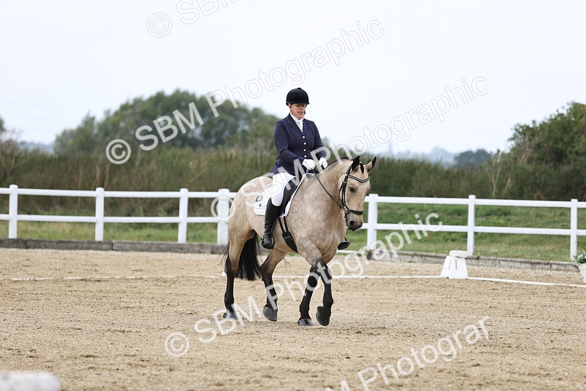 SBM_017897 - Class 14 - Novice 23 - 15.16-16.19