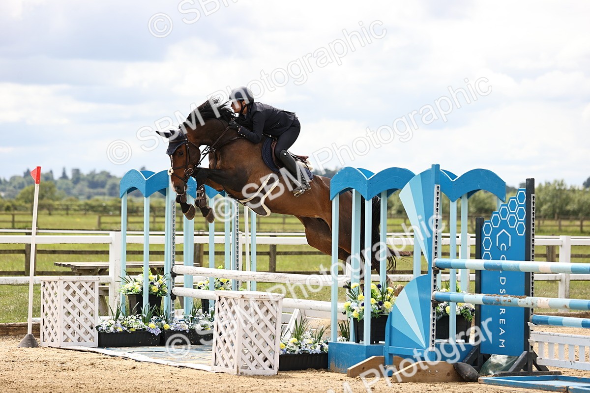 SBM_003129 - Class 11 - Senior Newcomers - 1.10m