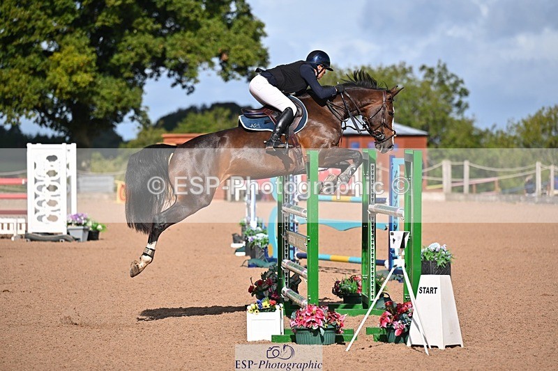 250912-101800-03882 - Cls 15 Snr Foxhunter