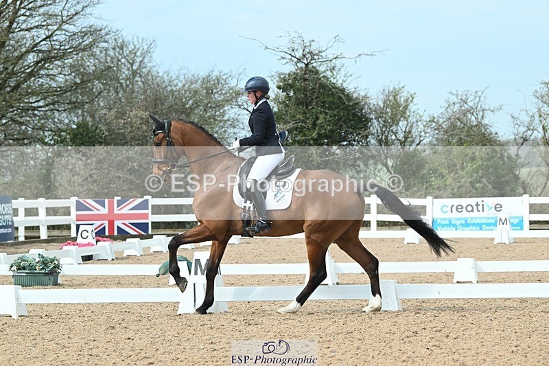 250403-103629-01496 - 036-Abbie.Newbury-Seagry.Viceroy