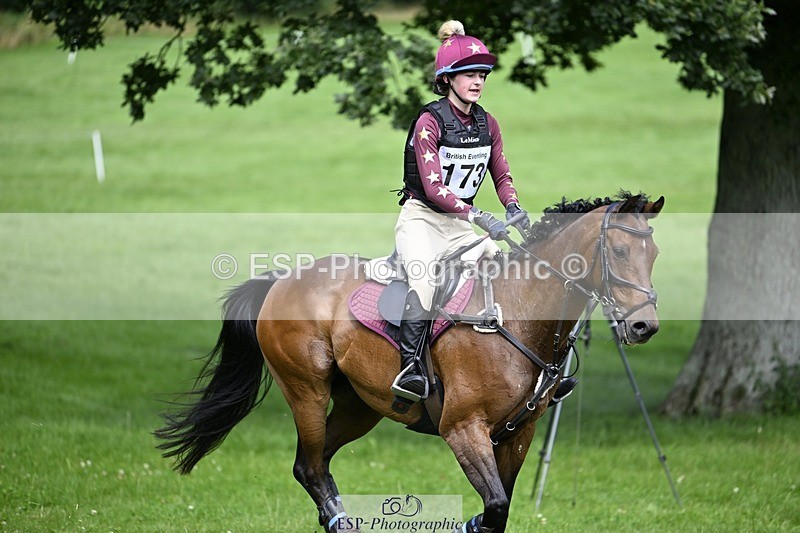 240803-145957-08372 - 173-Grace_Tucker-UPDOWN_DAI