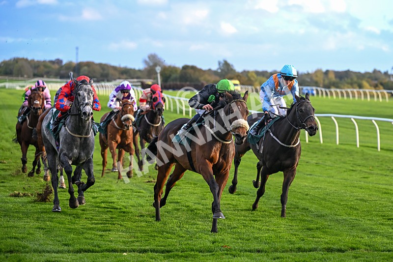 281025-Race 6-The Good Biscuit-1945 - Race 6