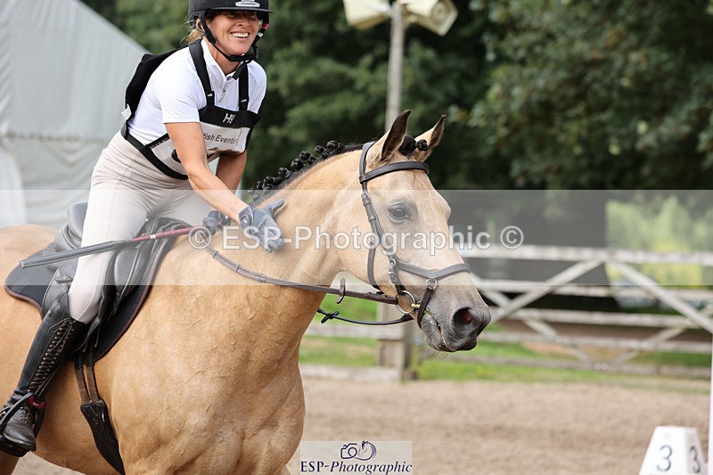 240804-152122-16427 - 619-Fiona_Lewis-BALLYANNY_BUTTONS
