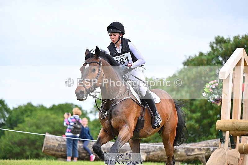 250524A-171702-15162 - C-281-Holly.Morris-NADIR.DE.LEAU