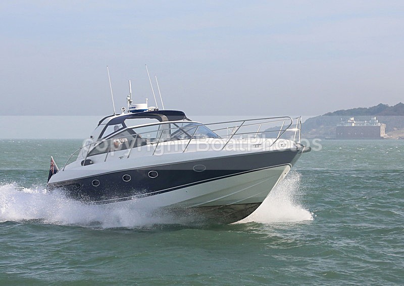 140928 BLUE BEAR PRINCESS V42 WT7A6653 - Motorboats - Open
