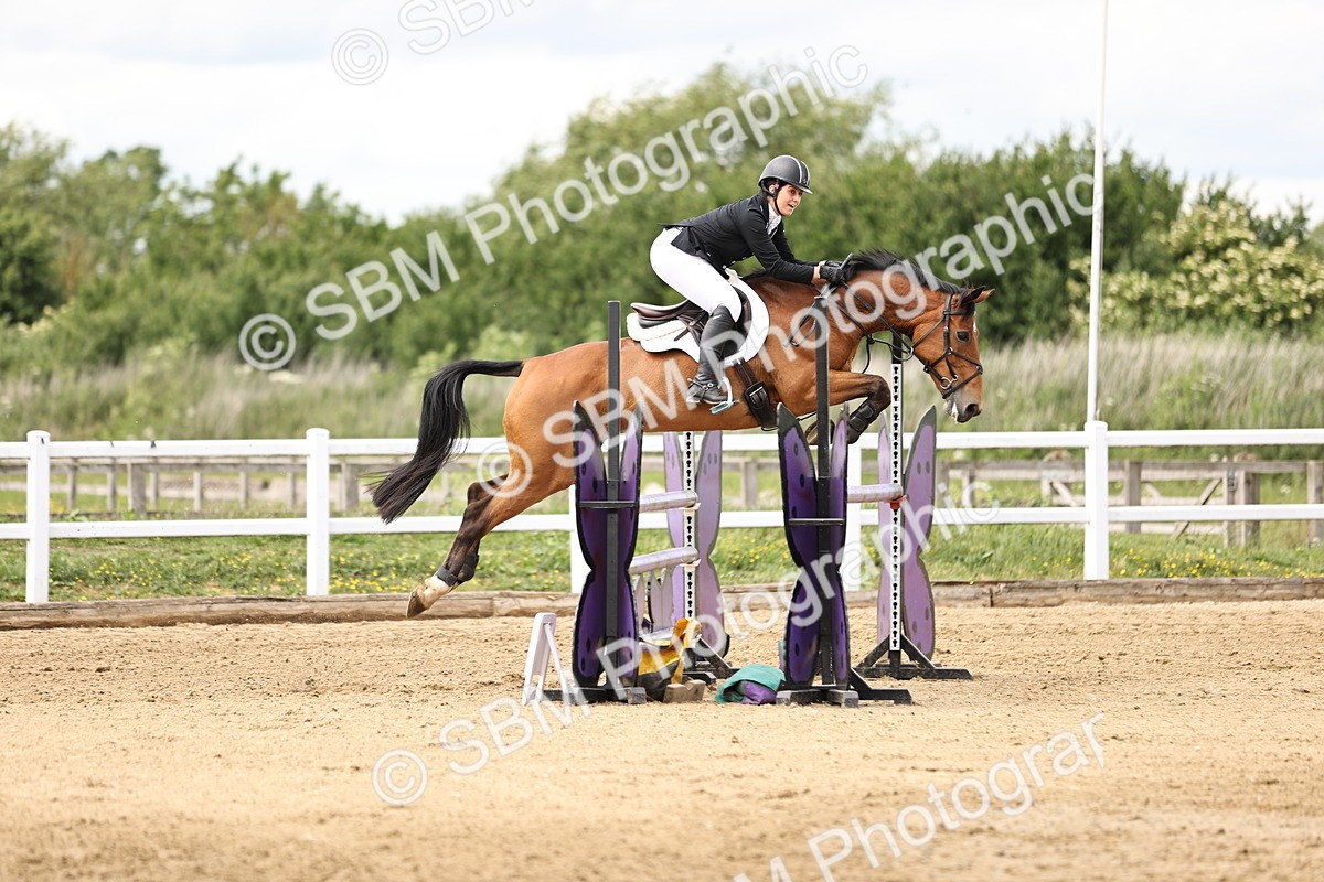 SBM_003164 - Class 11 - Senior Newcomers - 1.10m