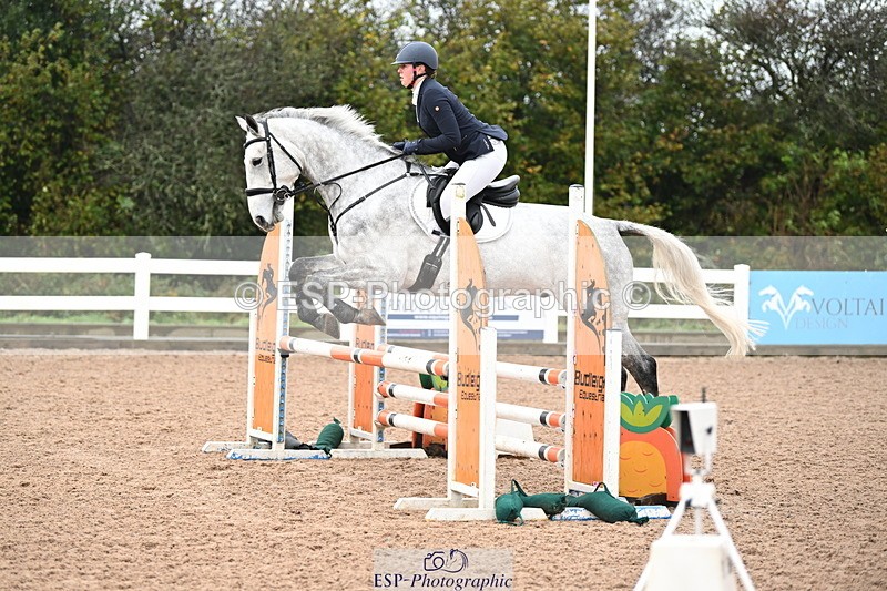 241023A-112825-00552 - Cls 1 British Novice and 90cm Open