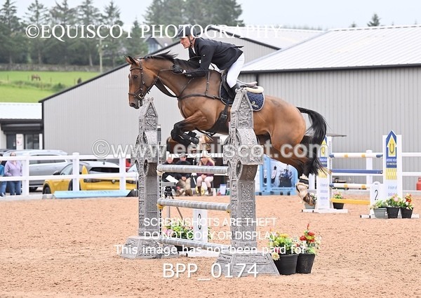 BPP_0174 - CLASS 25 SUN HOYS Redpost Equestrian Senior Foxhunter Second Round