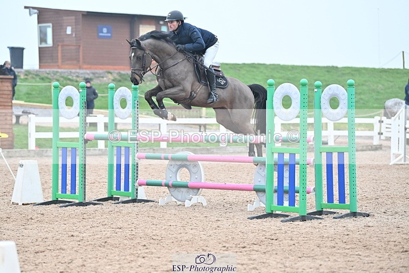 240113A-130332-02106 - Cls 12 Newcomers and 1.10m Open