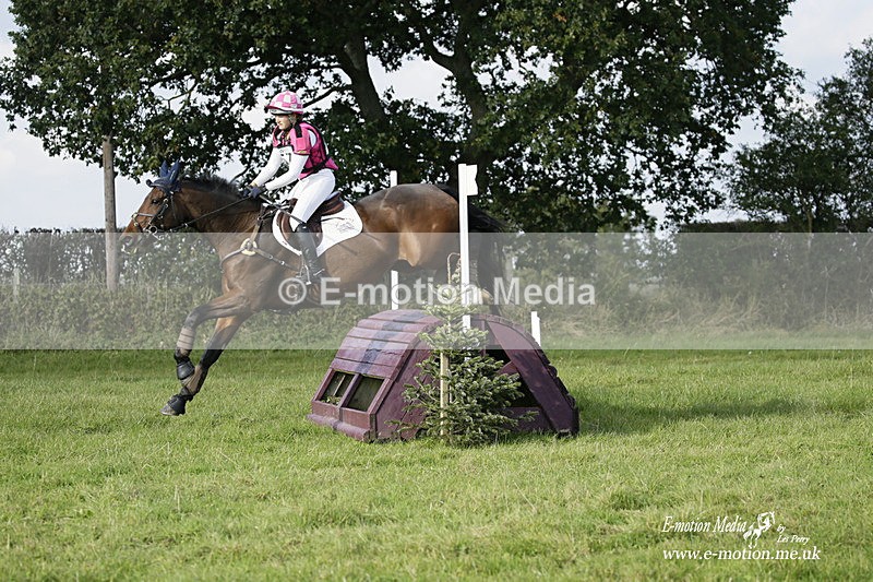  WWHT 171021 3933 - Open (1.00m)  17/10/21