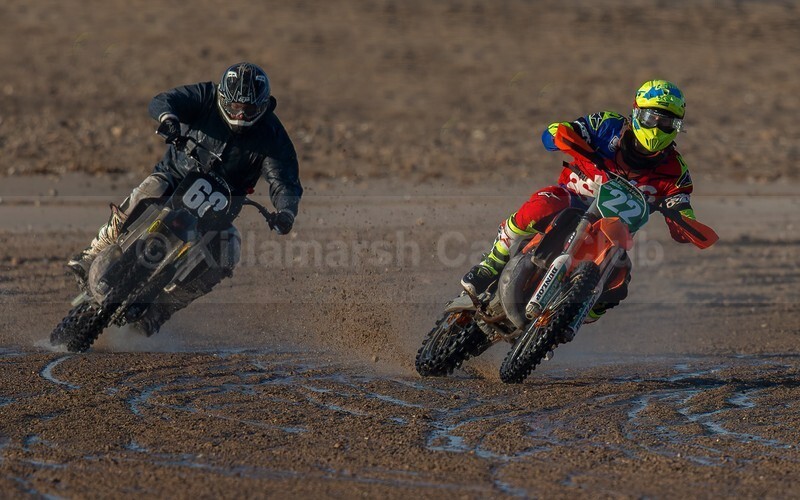 02 ANDY COTTON_CHASING THE LEADER - Andy Cotton