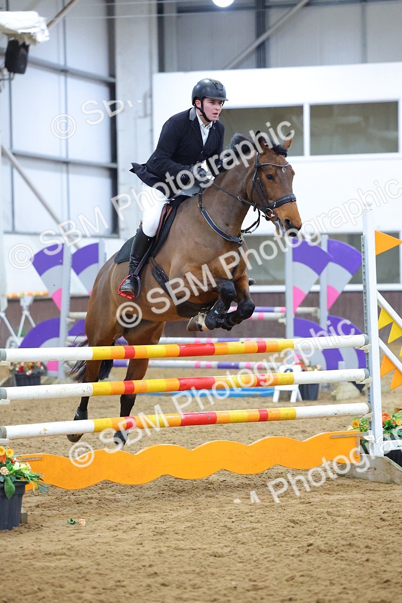 1I0A4909 - Class 9 - Senior Newcomers/ 1.10m Open