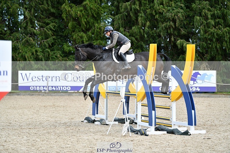 240324-122830-02563 - Cls 9 Snr 1.05m Open