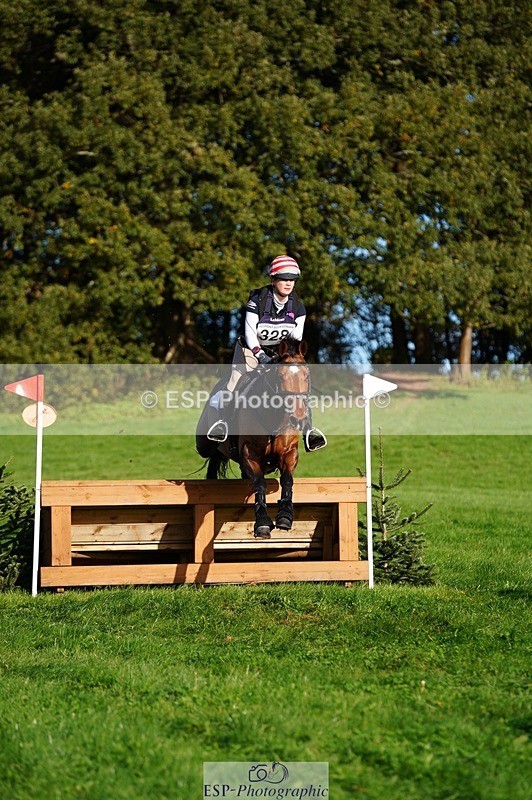 241026-103032-11315 - 328-Zara.Head-FOURFIELDS.LOVEHEART