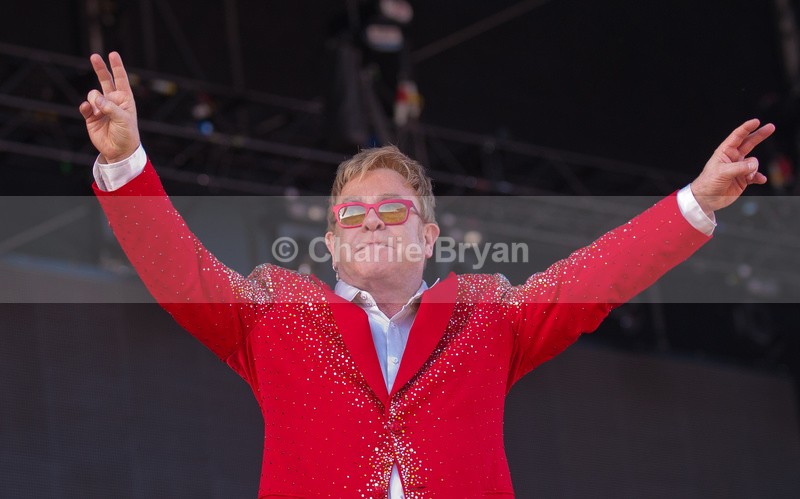Elton John Plays Gloucester
