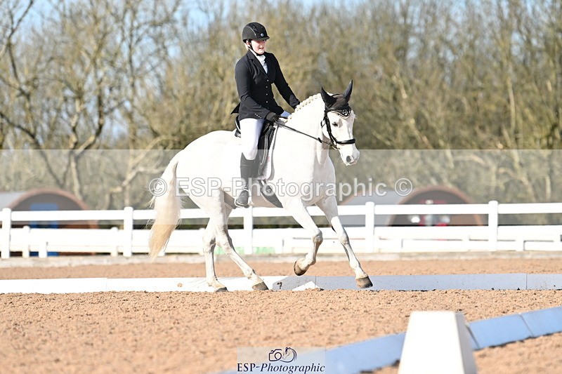 240324A-151019-04426 - Novice 27, 14.30 to 15.25