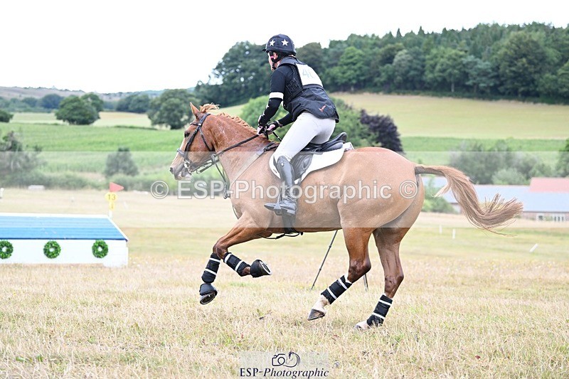 250803A-113550-11194 - K-466-Emily.R.Vincent-GOLDEN.HEART.BREAKER