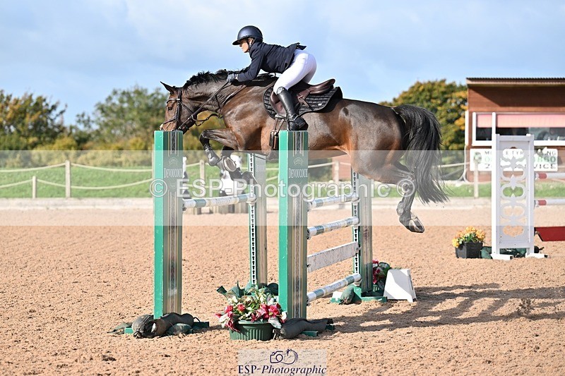 251005-104806-02869 - Cls 15 Foxhunter and 1.20m