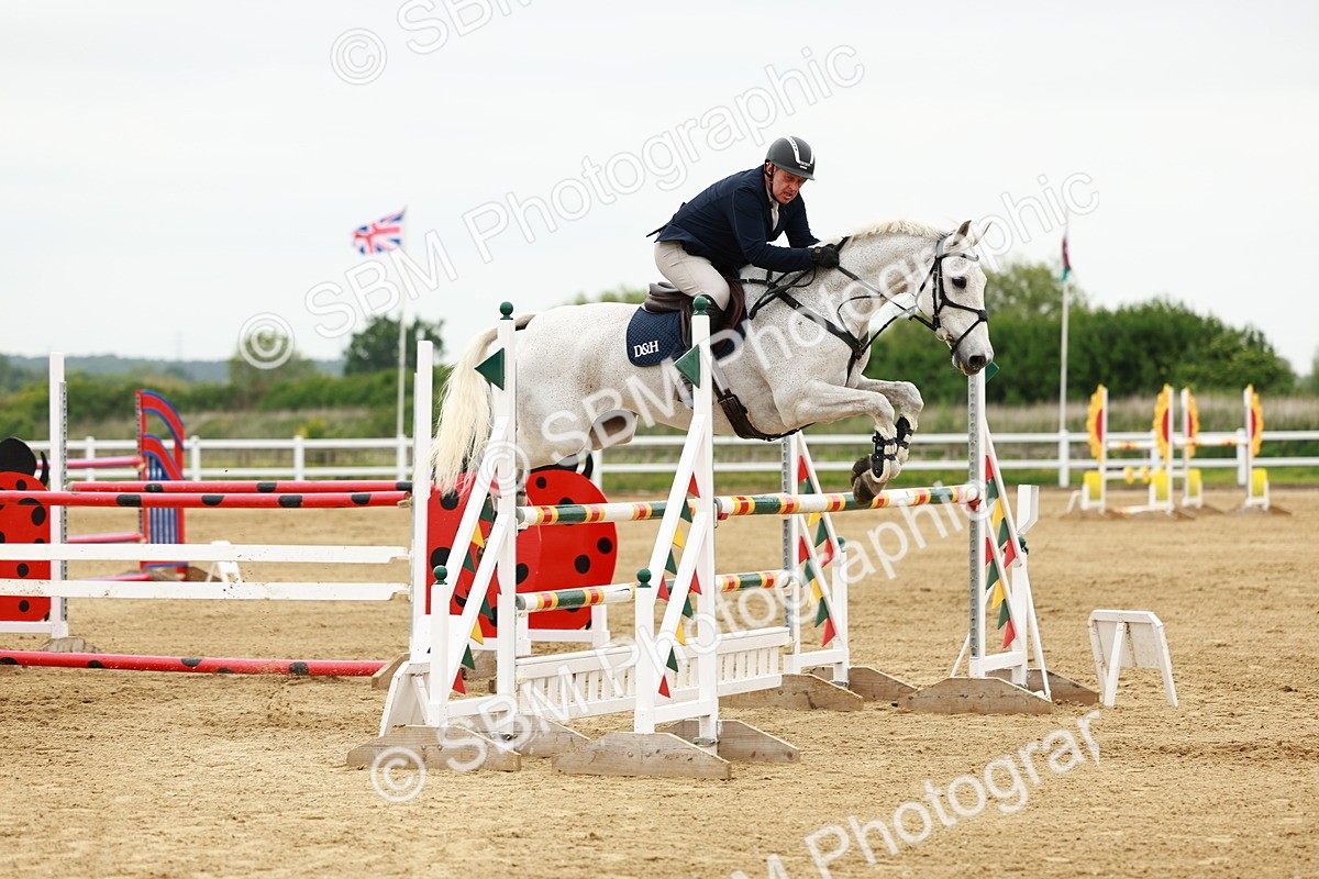 SBM_001122 - Class 5 - Senior Foxhunters - 1.20m