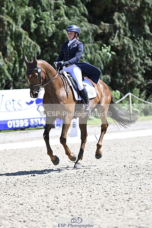 250522A-150508-03775 - D-402-Isabelle.Cook-CYMOON.F.Z