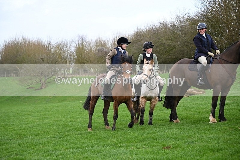 WJ6_9385 - Line Three