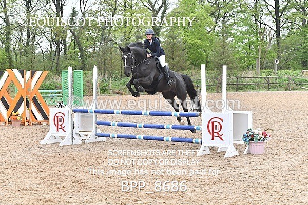 BPP_8686 - CLASS 24 SUN Senior BritiNovice/ 90cm Open