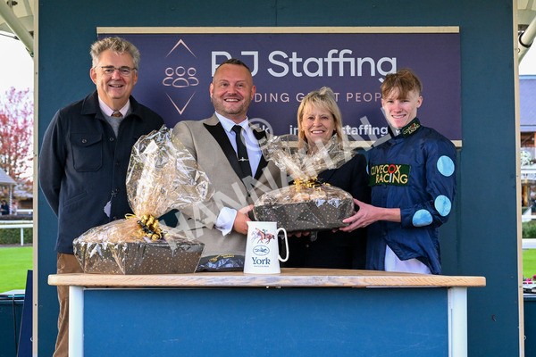 101025-Race 7-Sky Advocate-0598 - Race 7 PJ Staffing Group Apprentice Handicap at York