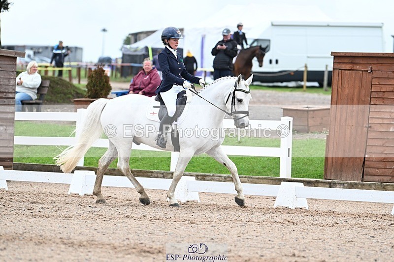 250907-124118-08408 - 067-Laura.PercyConobola.Cascade